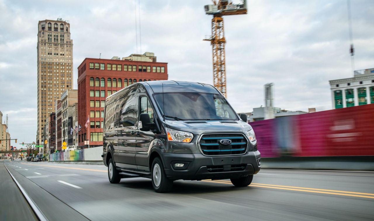 Ford rullar ut eldrivna E-Transit