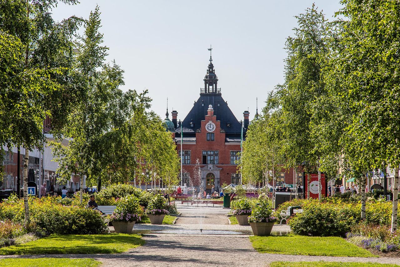 Alla i familjen ska stanna hemma vid coronasmitta