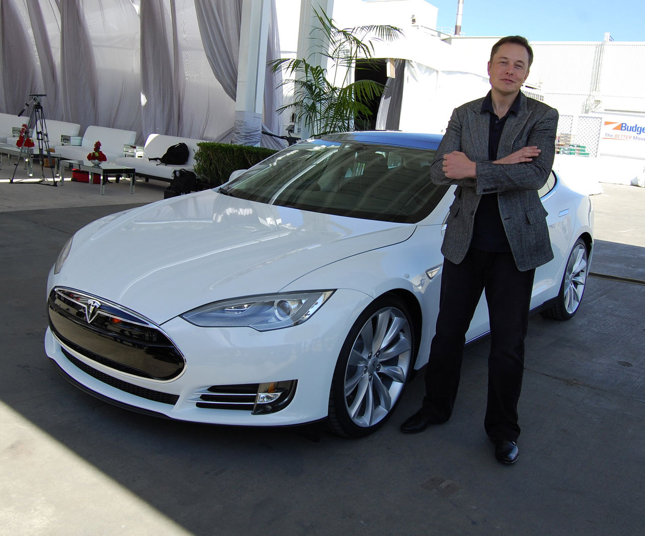 Tesla värderas nu till över en halv biljon dollar