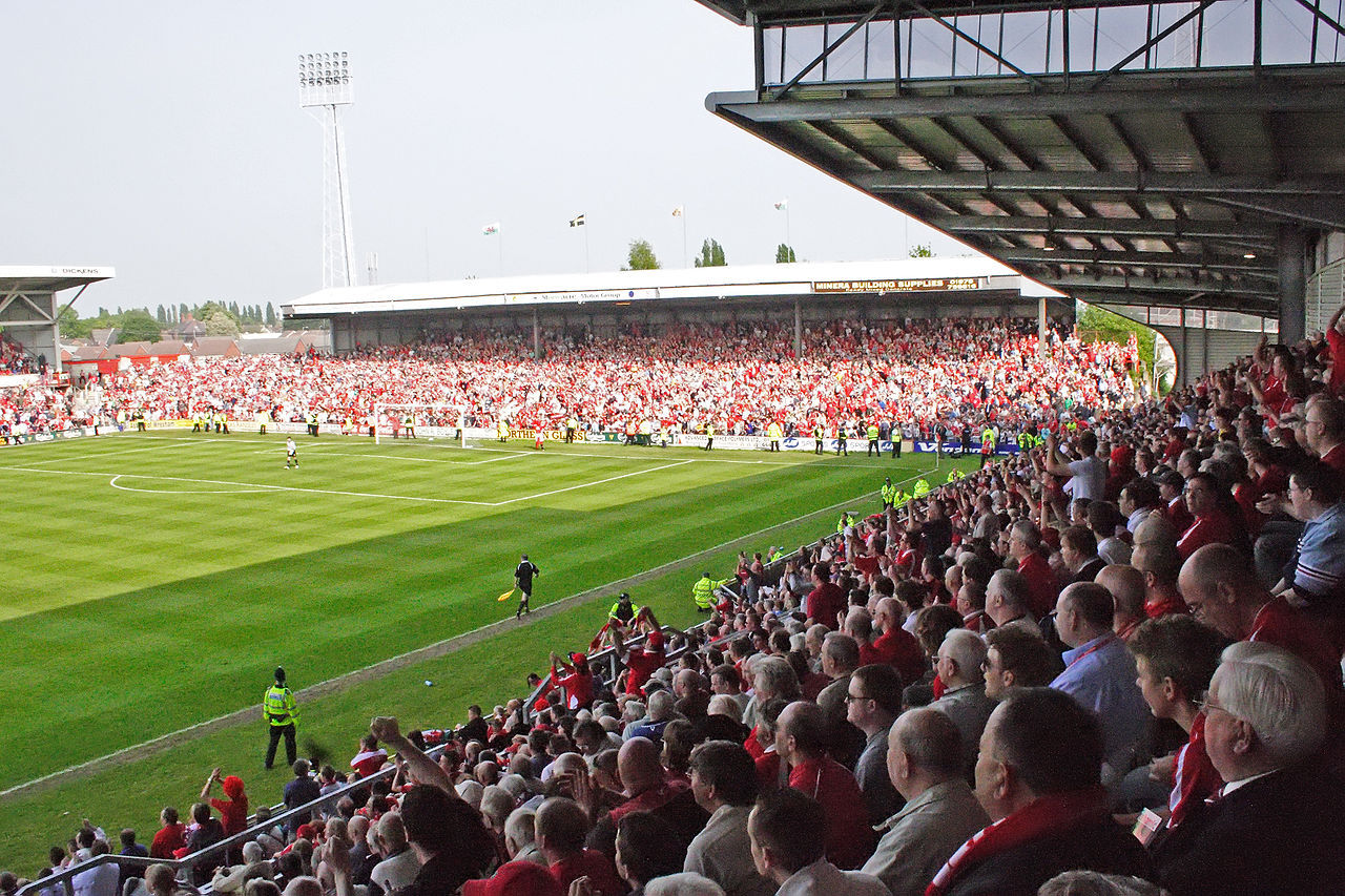 Ryan Reynolds och Rob McElhenney köper Wrexham AFC