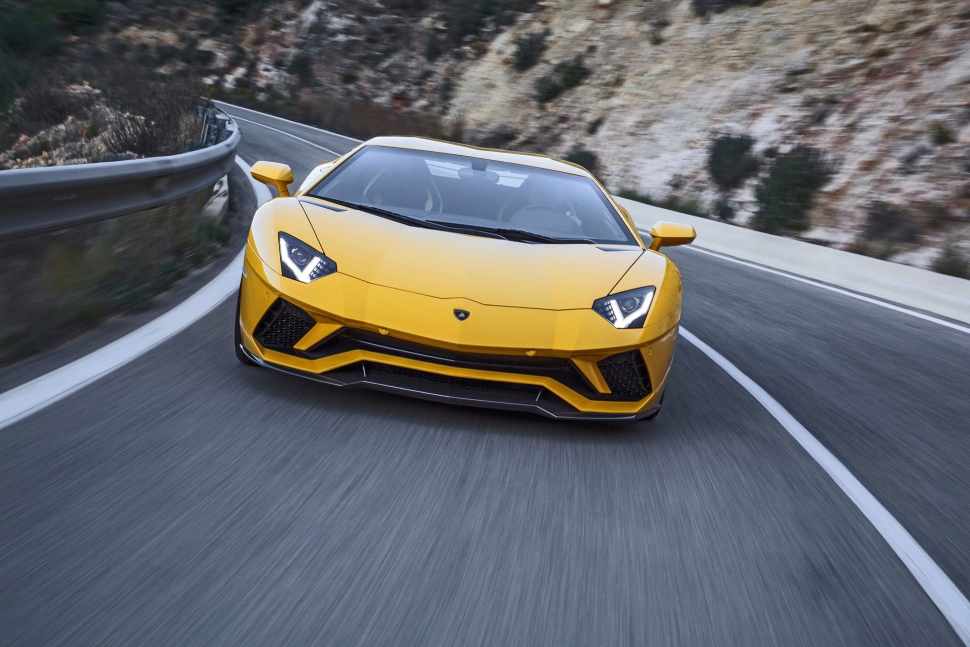 Uppföljaren till Lamborghini Aventador behåller V12:an. Och får en elmotor  på framaxeln. | Feber / Bil