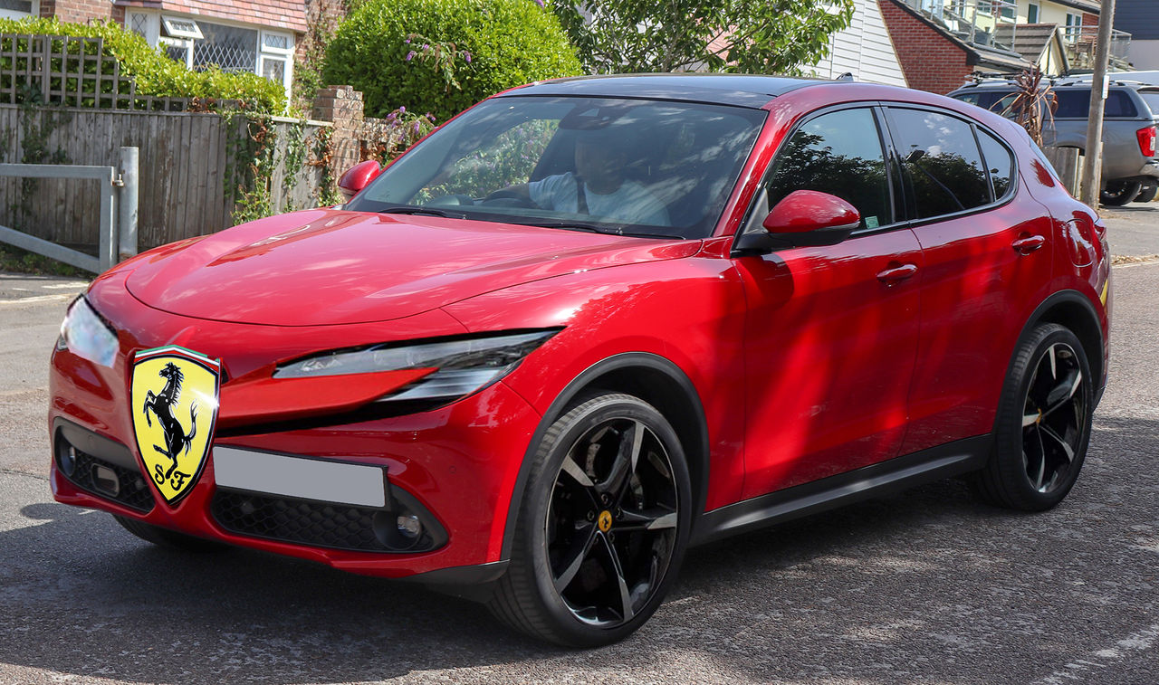 Ferrari sägs ha tre stycken suvar på gång