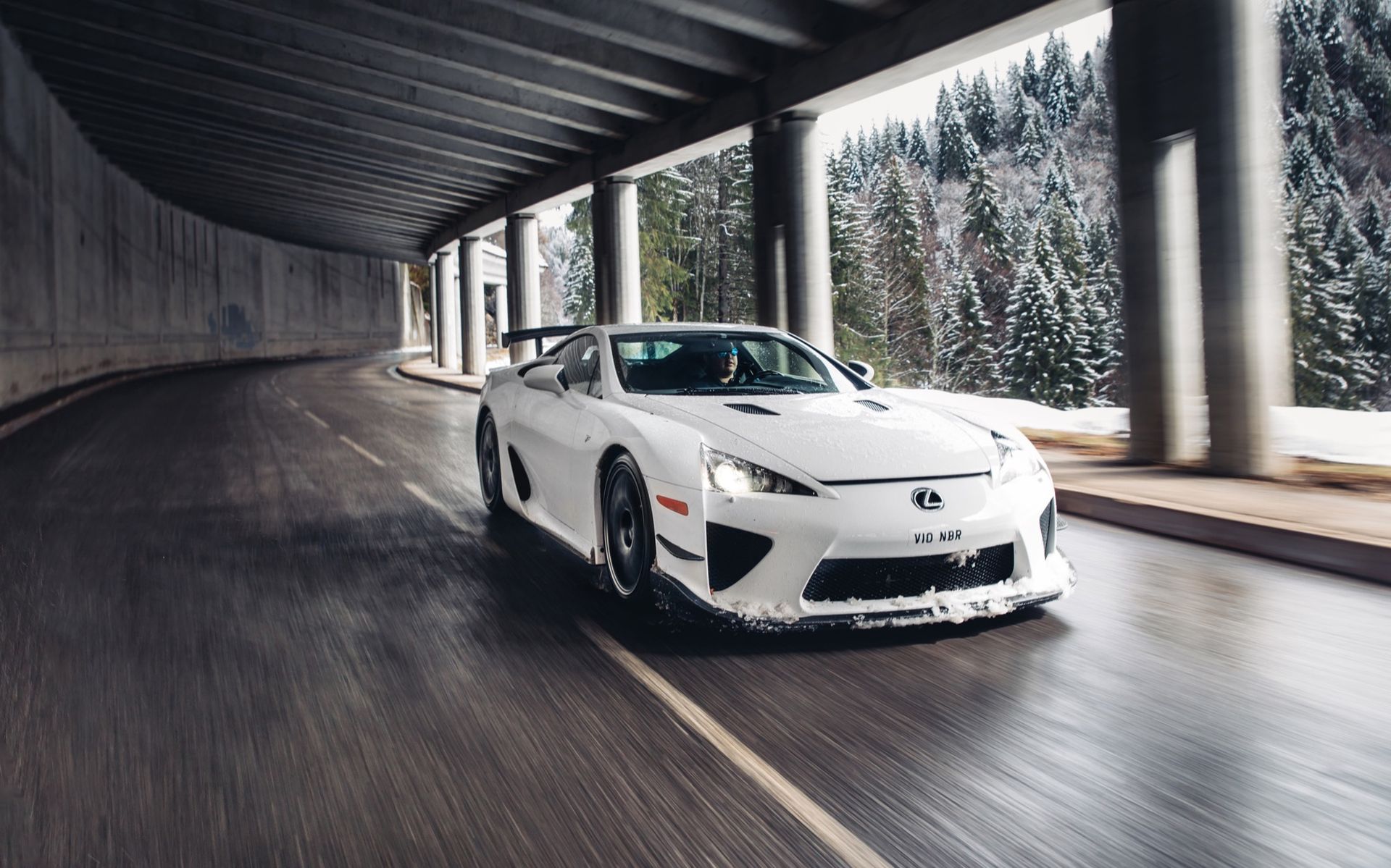 Tut i luren! Lexus LFA firar tio år!