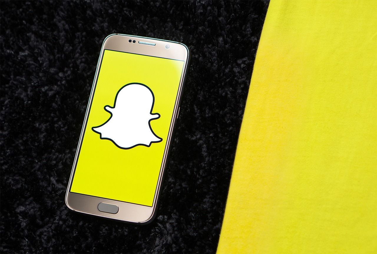 Även Snapchat säger hejdå till Trump
