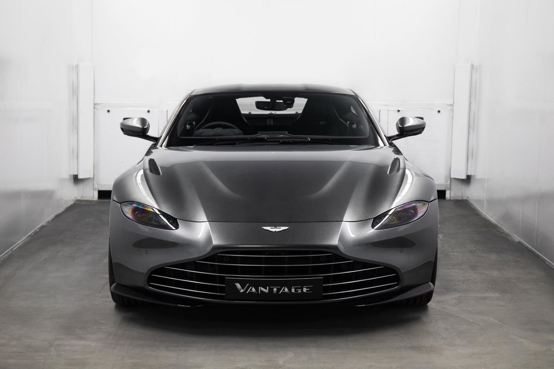 Nu erbjuder även Aston Martin grillbyte på Vantage