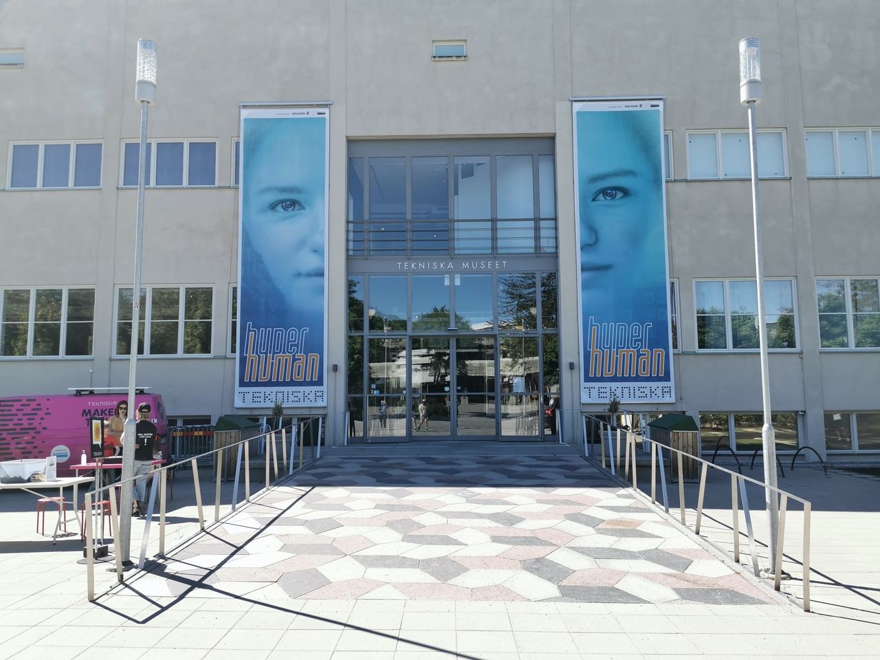 Halvering av antalet museibesök i Sverige förra året
