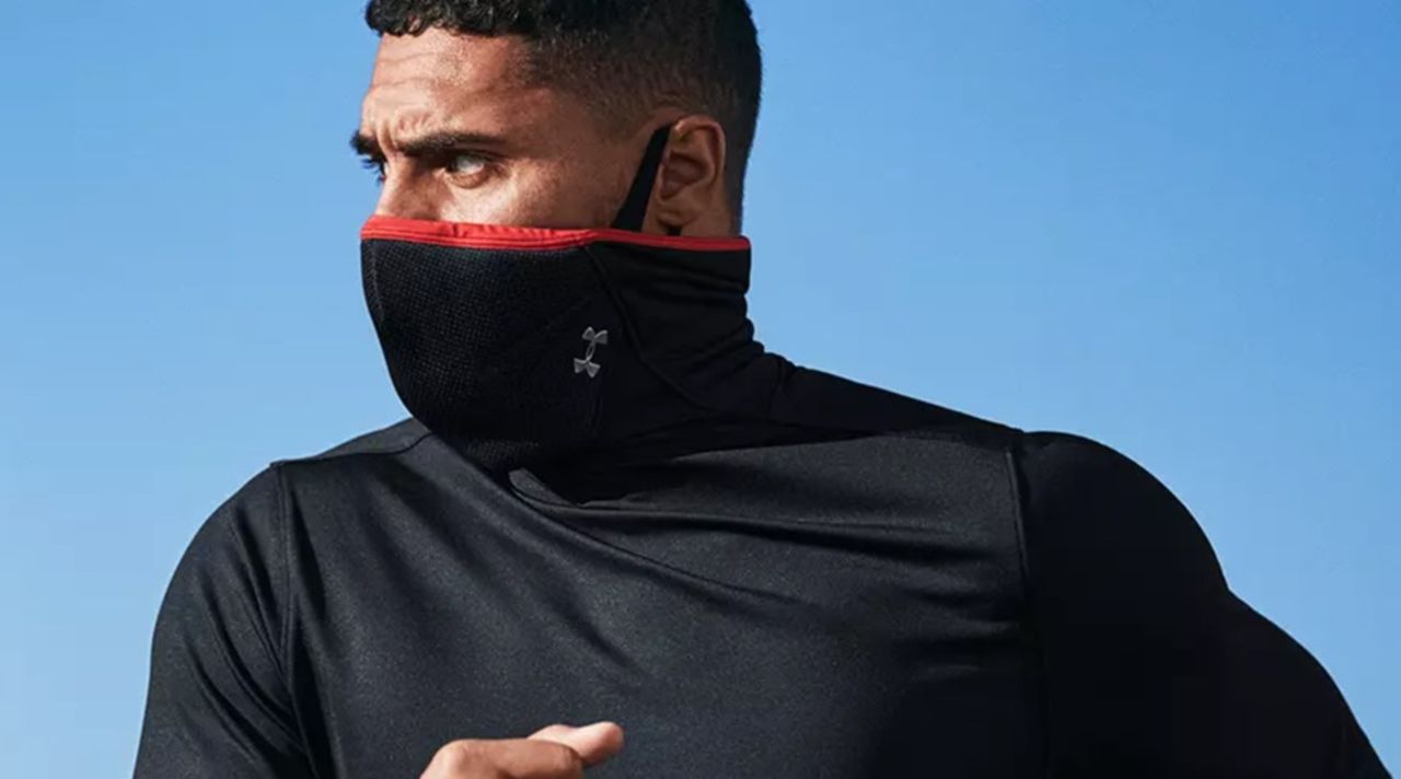 Träningströja med inbyggd mask