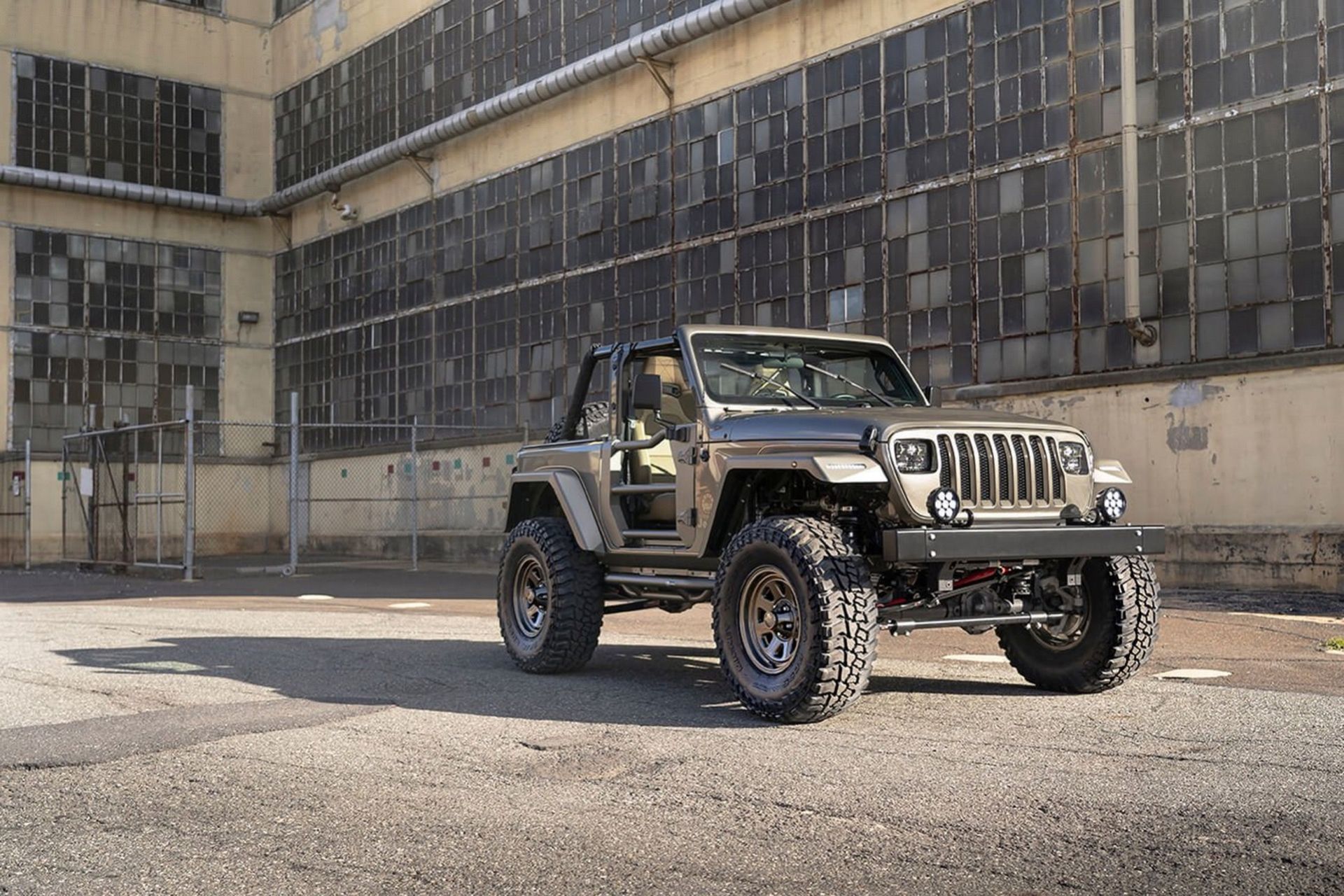 Nya Jeep Wrangler med gammalt utseende