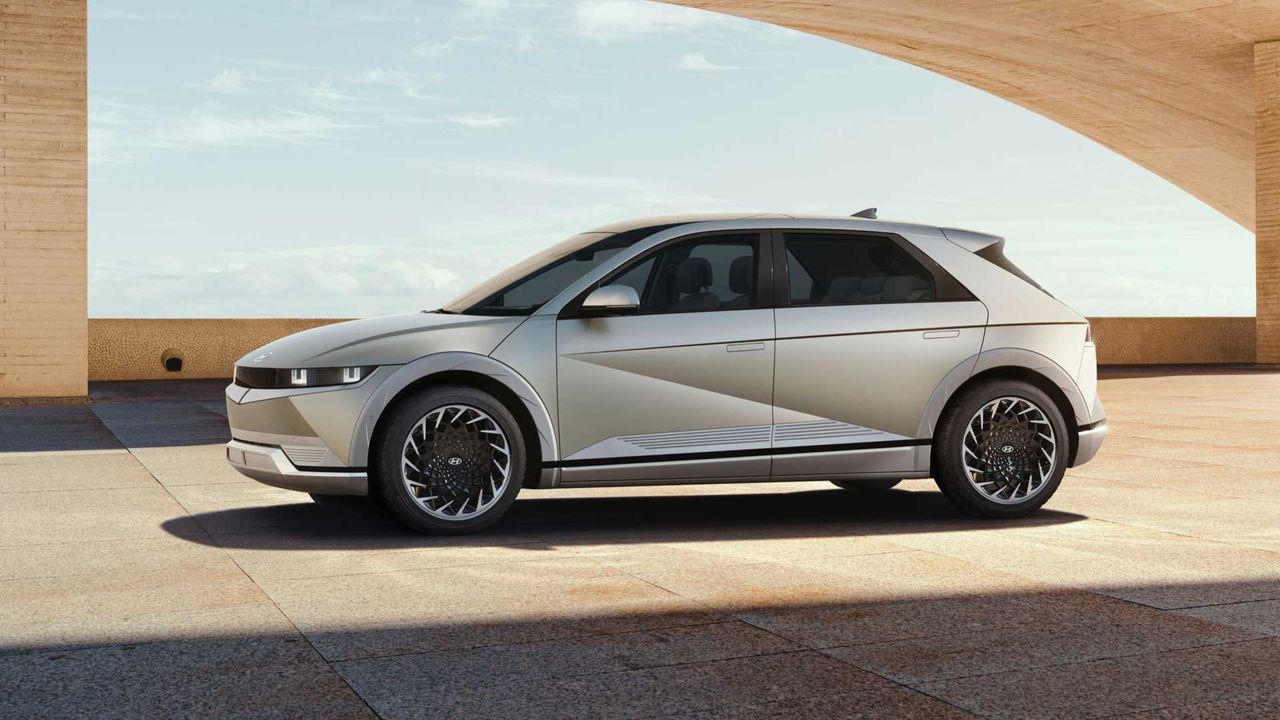 Nu är den här - Hyundais eldrivna retrotuffing Ioniq 5