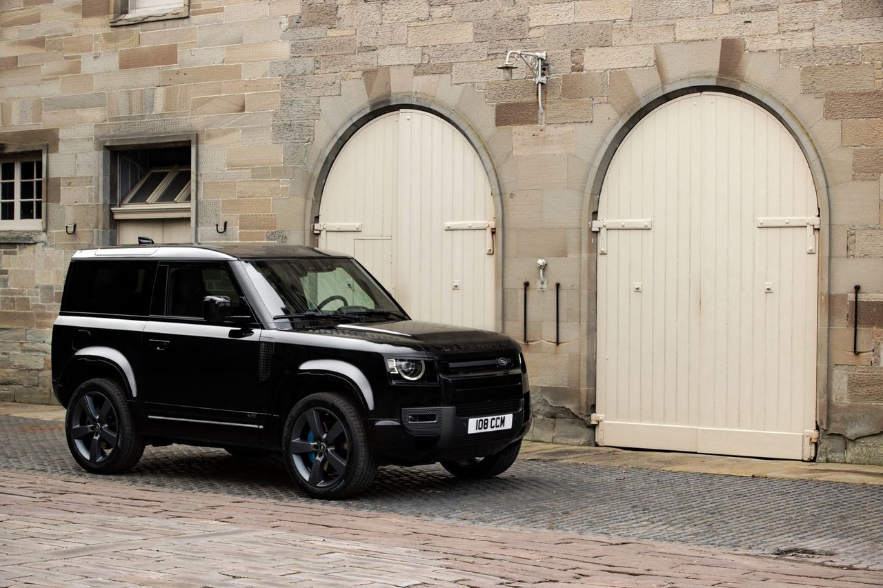 Nya Land Rover Defender med V8:a är här