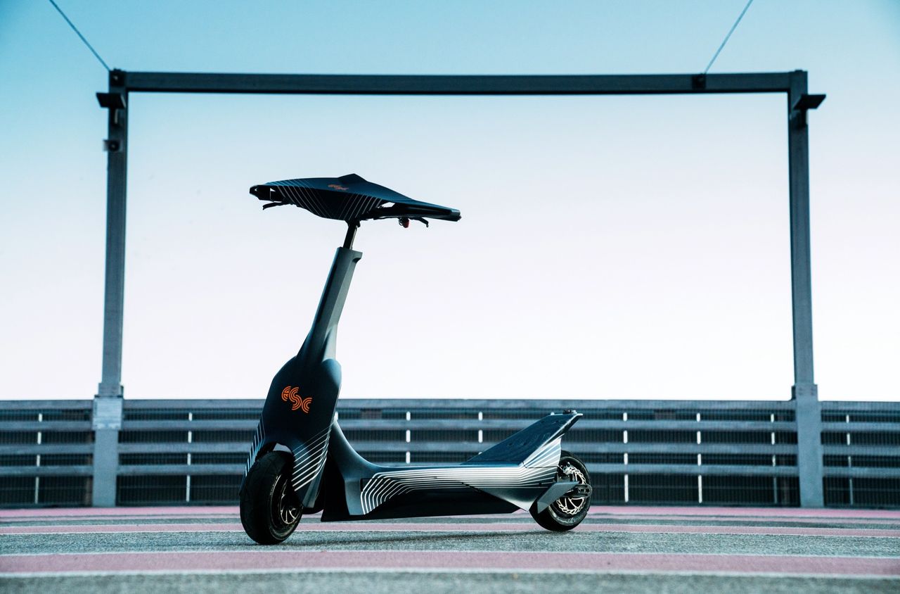 Här är världens första elsparkcykel för racing