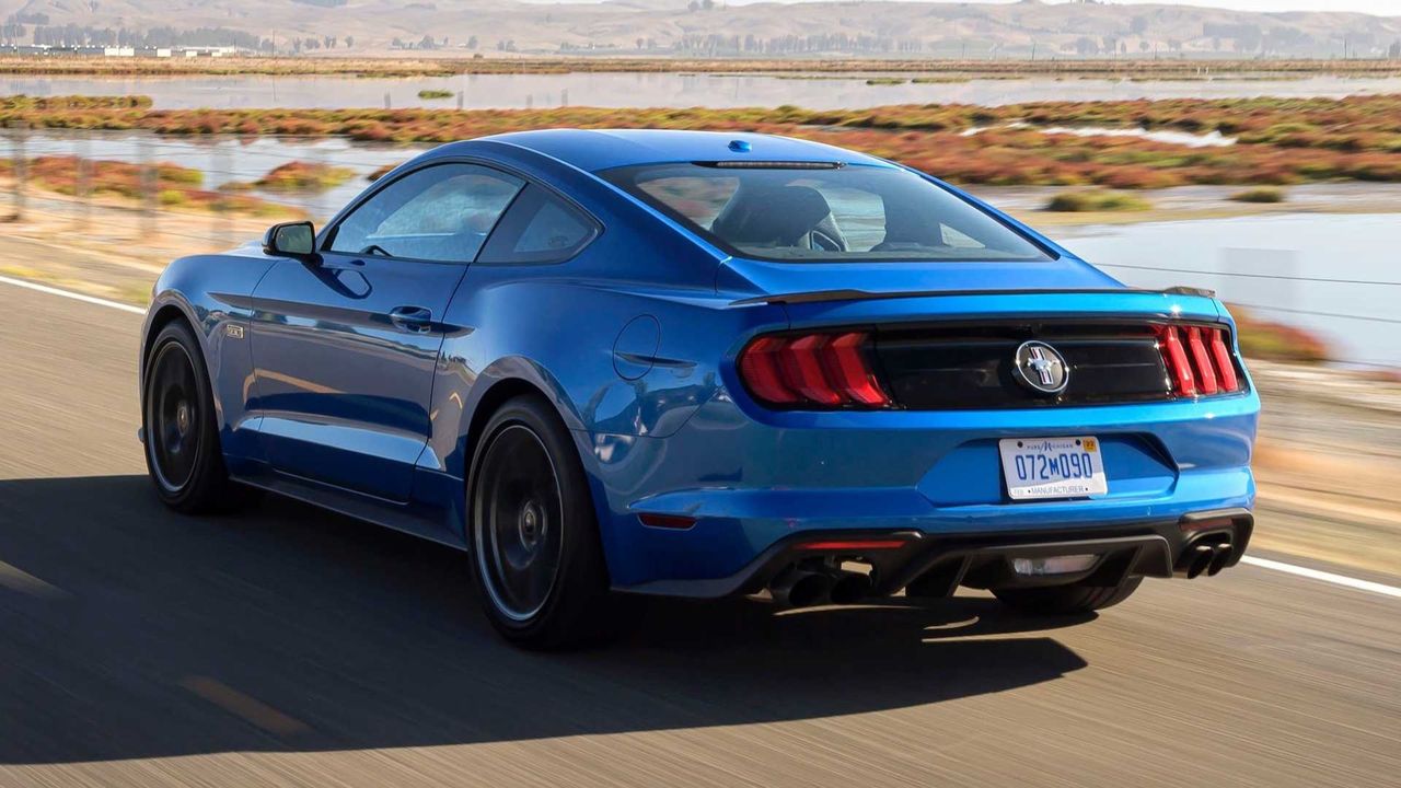 Ford Mustang med fyra slutar säljas i Europa