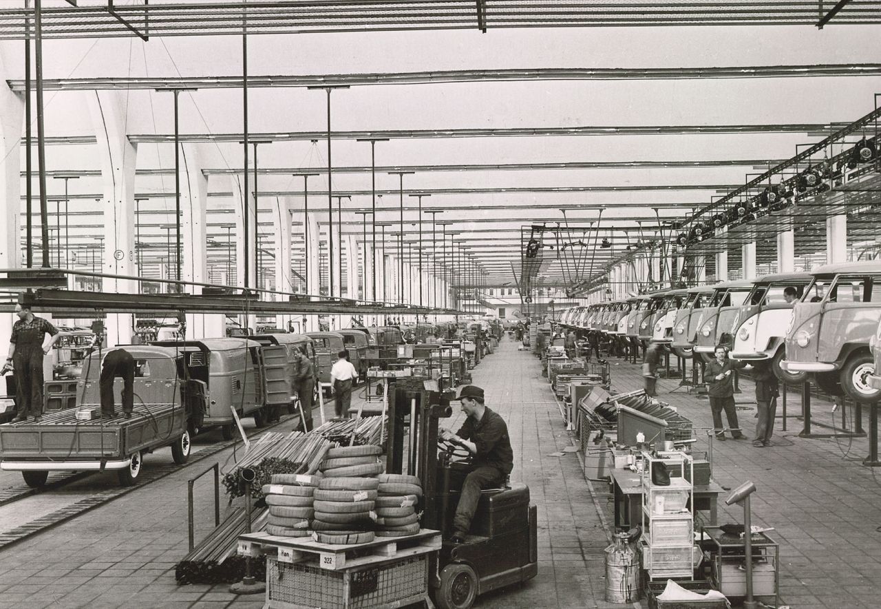 Tut i luren! 65 år sedan den första folkabussen byggdes!