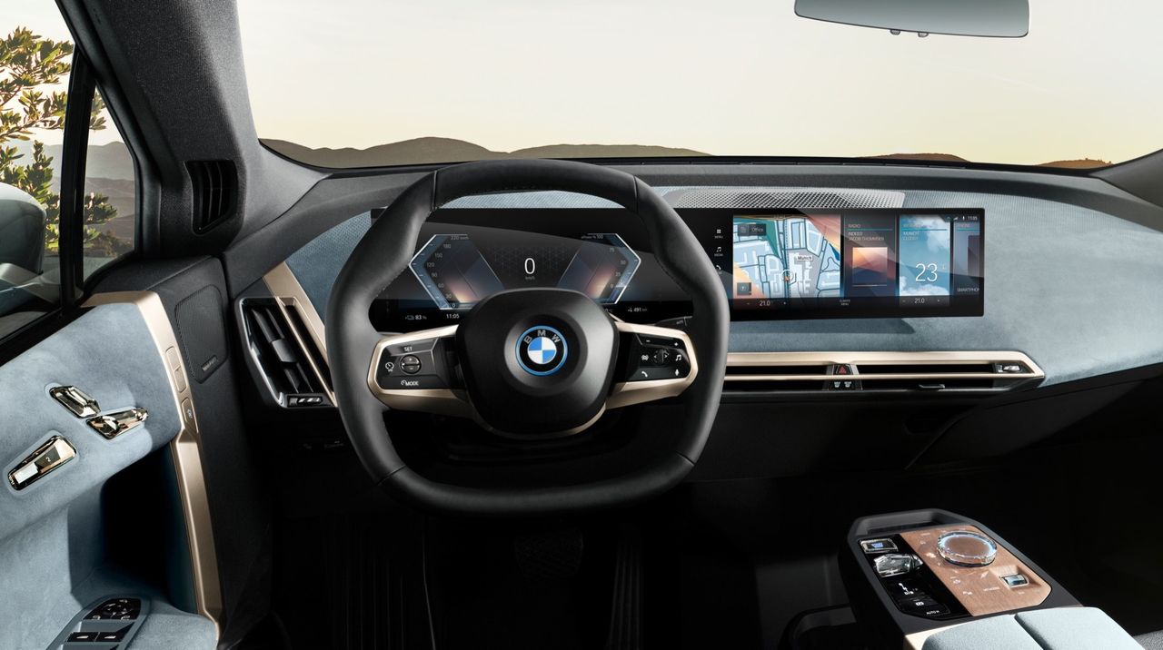 BMW presenterar iDrive 8