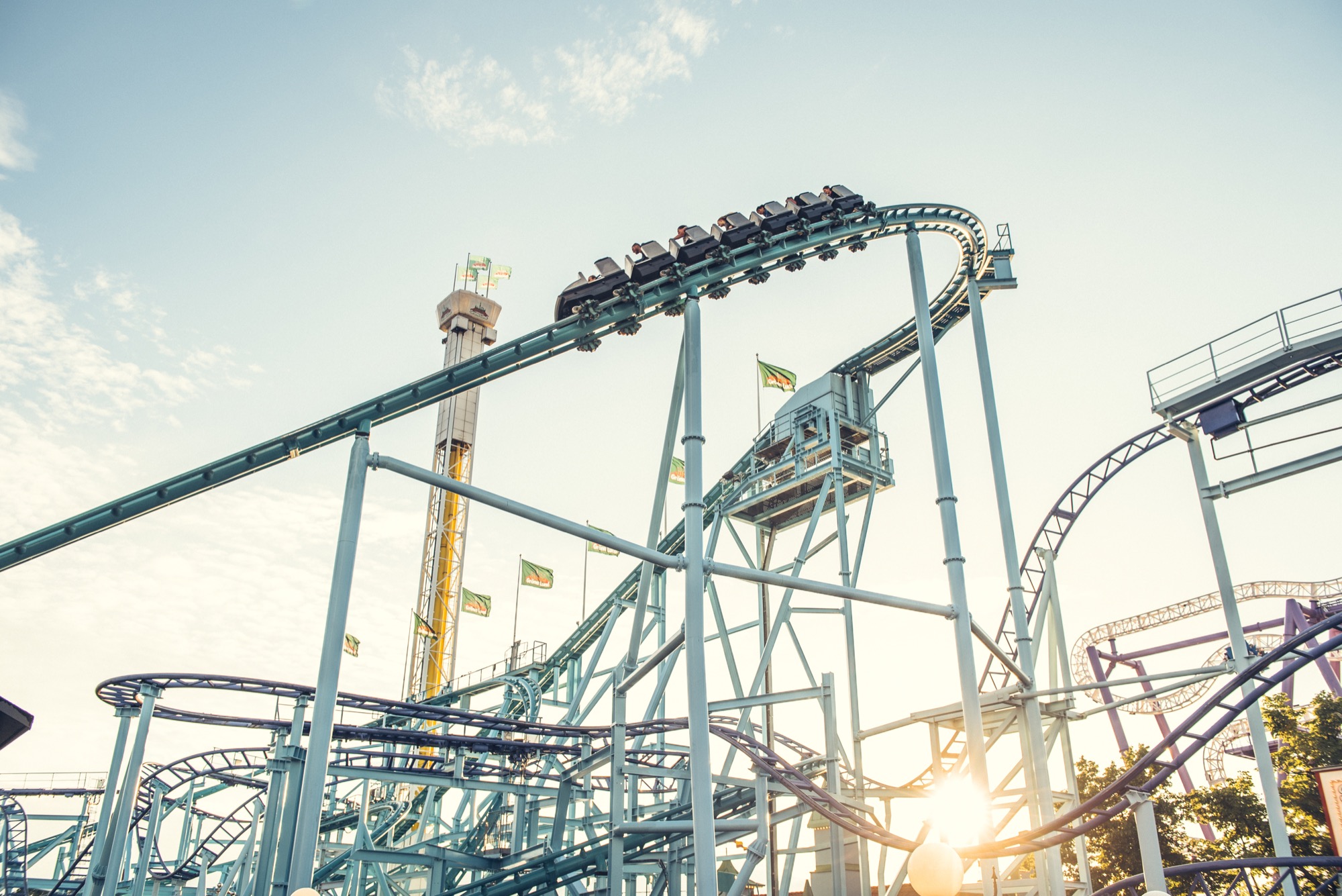 Gröna Lund öppnar den 1 maj. Liseberg planerar samma sak. Tjock / Passet