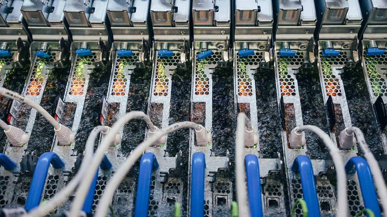 Microsoft testar att kyla ner servrar i kokande vätska