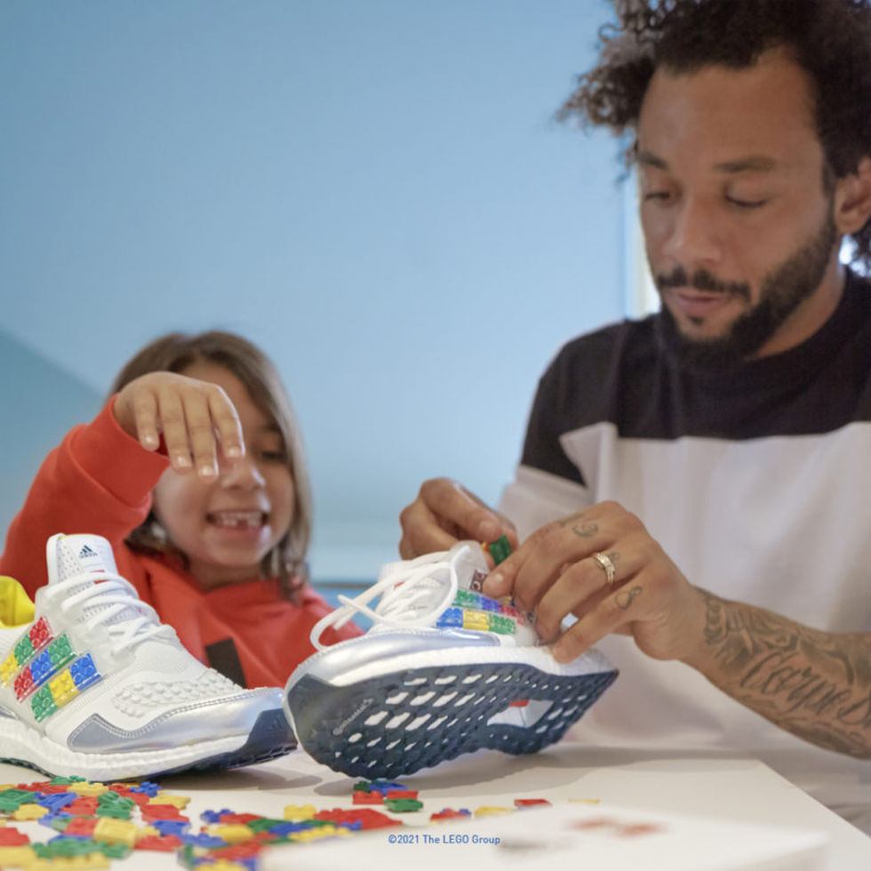Adidas nya sneakers går att pimpa med lego-bitar