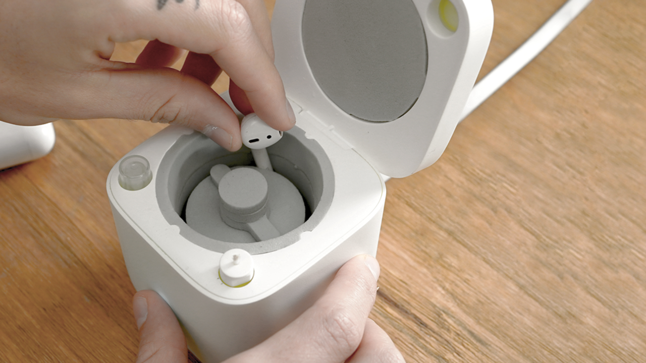 Cardlax EarBuds Washer är en tvättmaskin för hörlurar