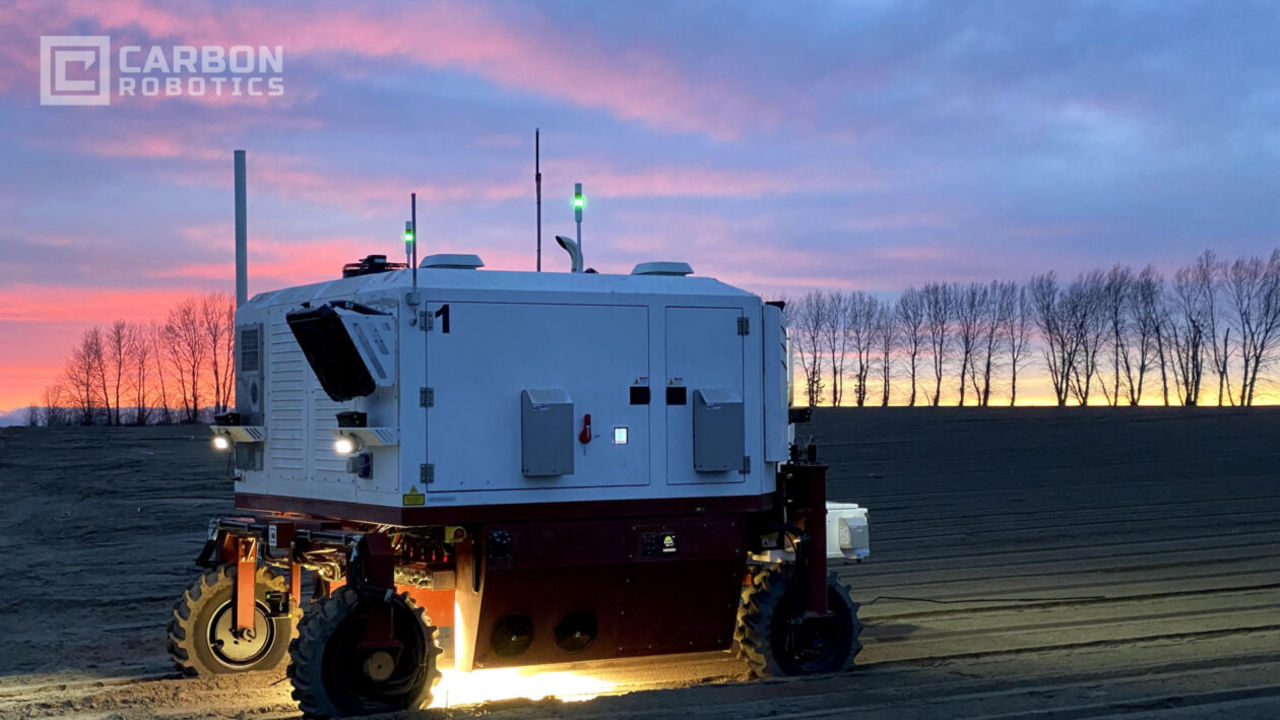Carbon Robotics robotfordon rensar bort ogräs 