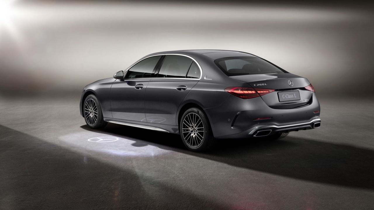 Mercedes släpper lång version av C-class