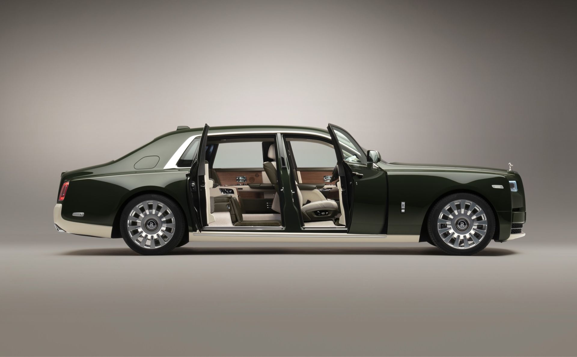 Rolls-Royce bygger Phantom tillsammans med Hermès