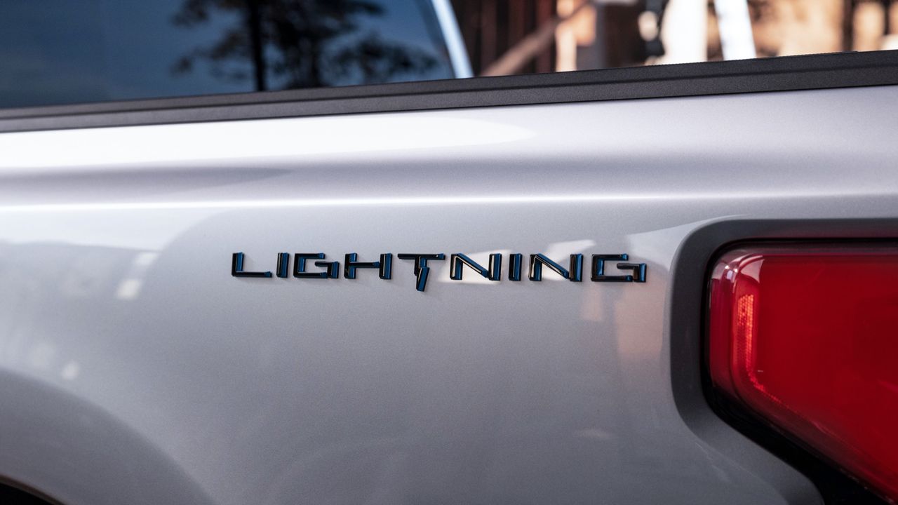 Fords eldrivna version av F-150 kommer att heta Lightning
