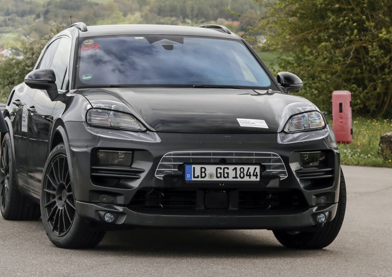 Första bilderna på eldrivna Porsche Macan