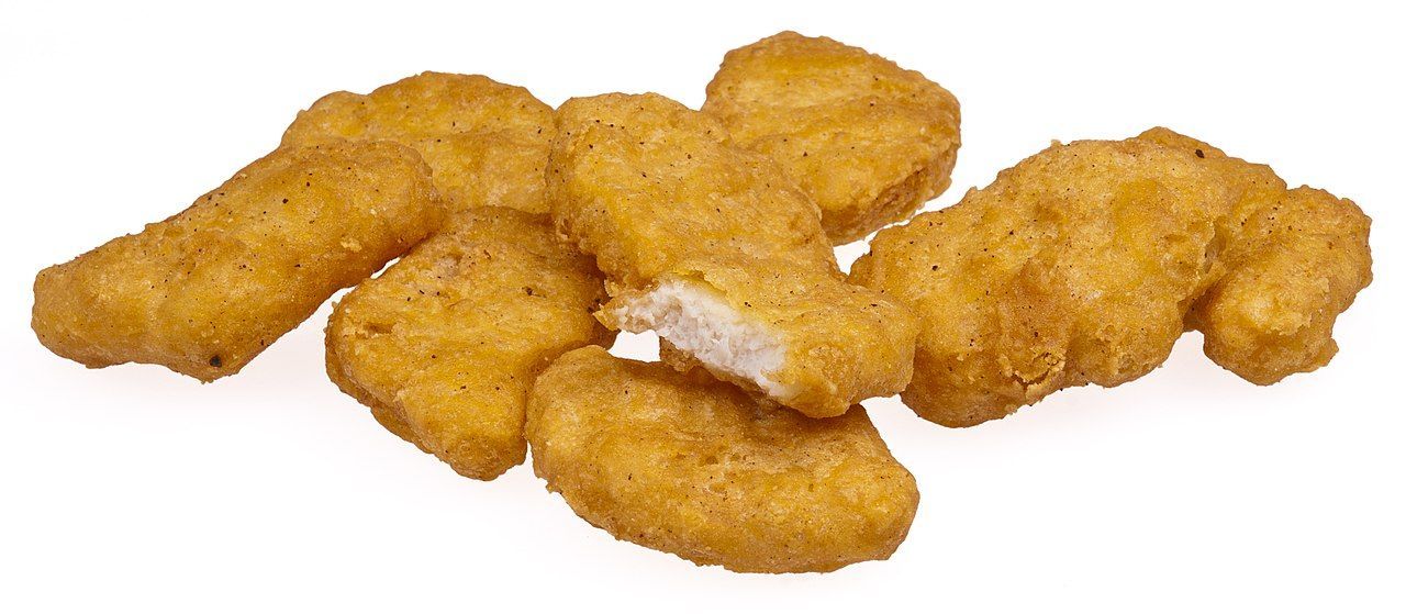 Folk budar som dårar på Among Us-nugget från McDonalds