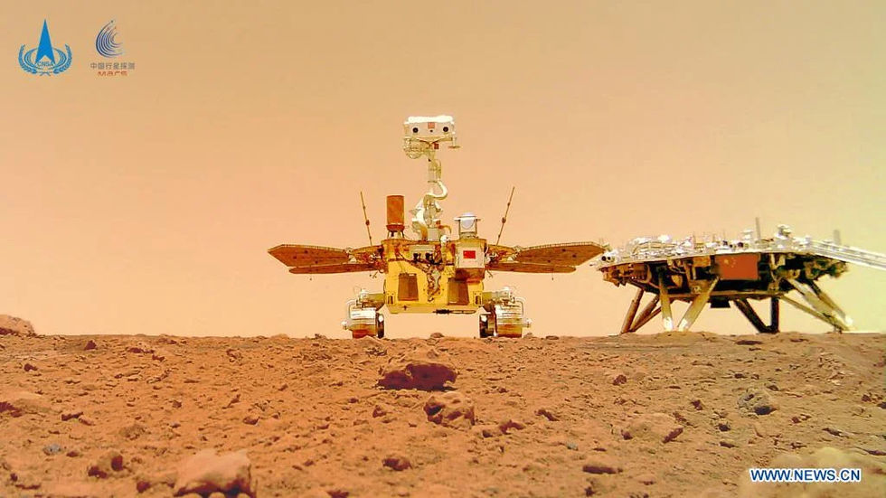 Zhurong skickar en selfie från Mars
