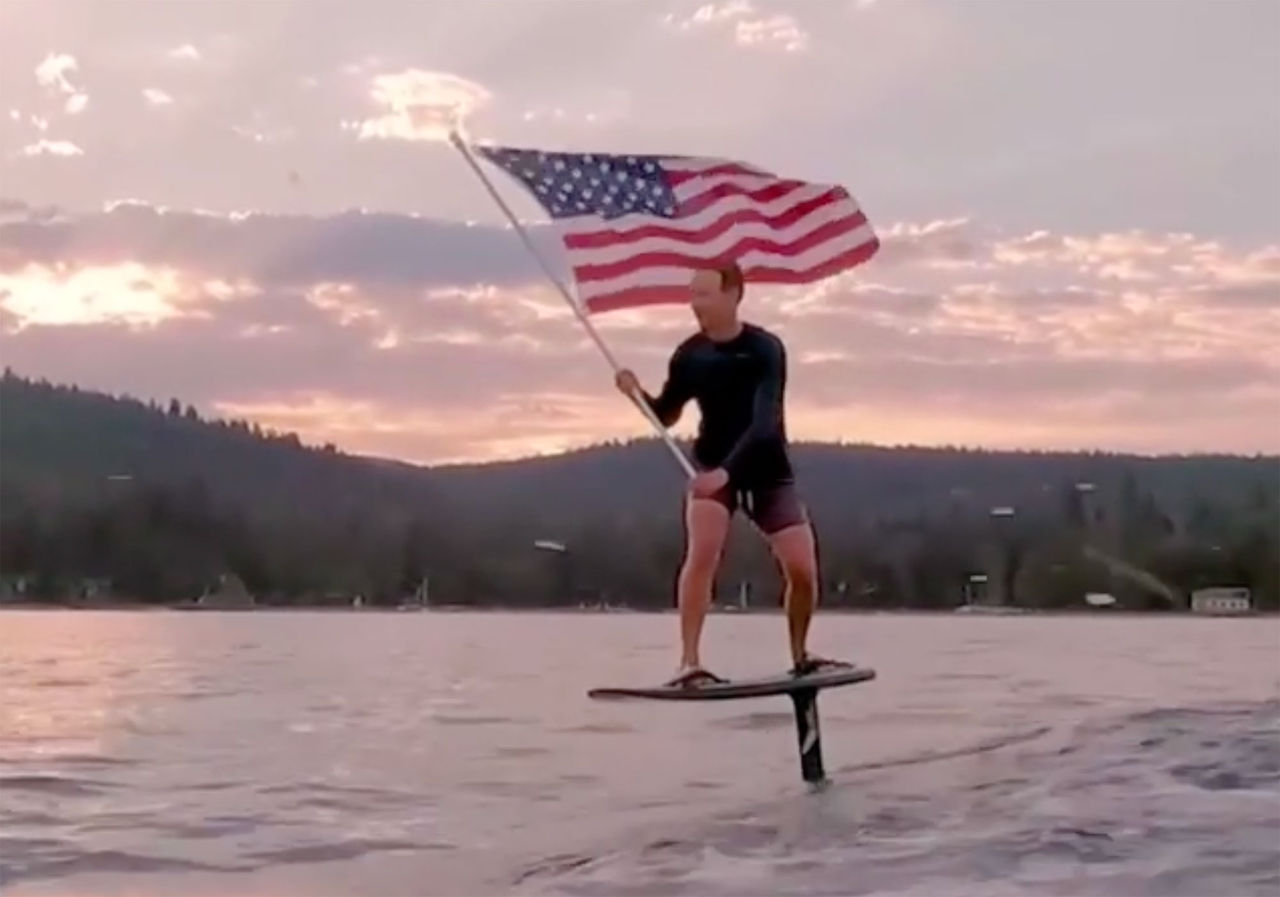 Mark Zuckerberg firar nationaldagen