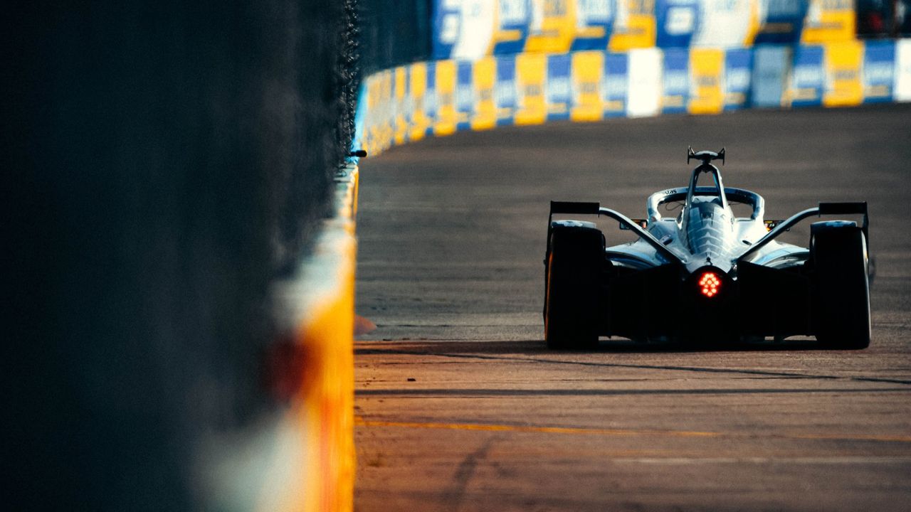 Mercedes drar sig ur Formel E nästa år