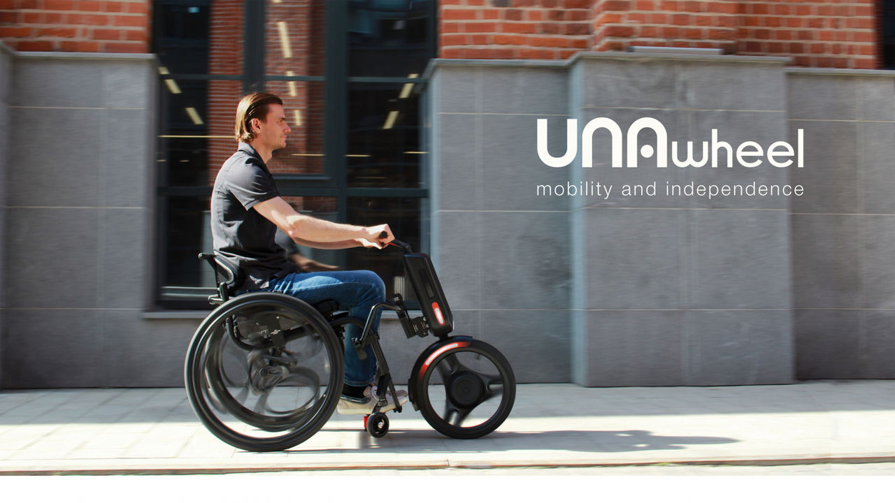 UNAwheel Maxi gör rullstolen motordriven