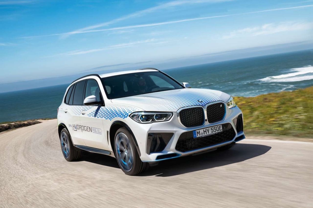 BMW visar vätgasdriven X5, igen