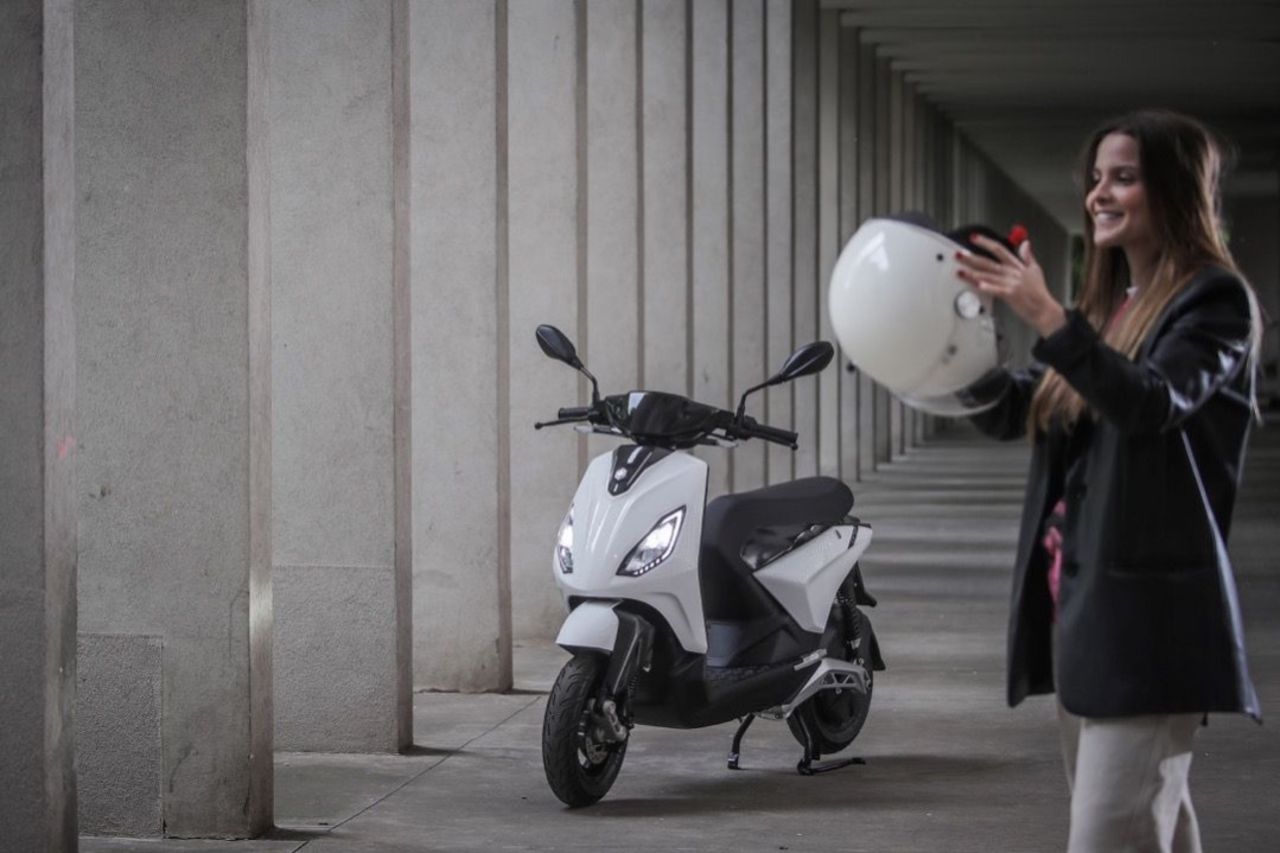 Nu lanseras den eldrivna scootern Piaggio 1