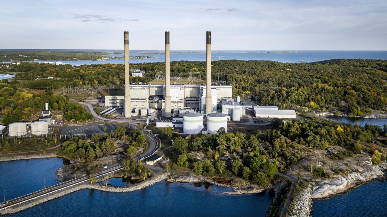 Oljeverket i Karlshamn körs för fullt