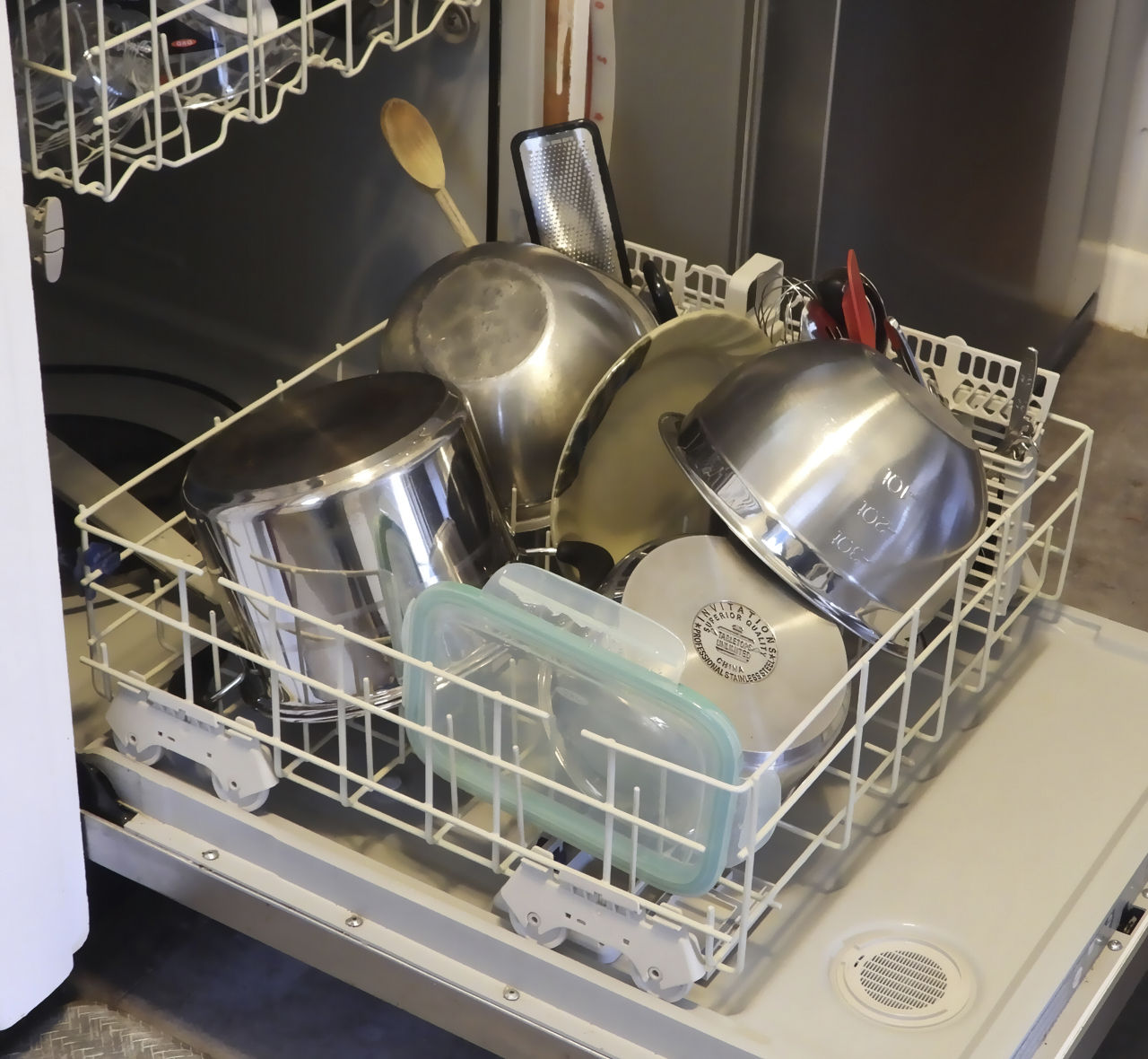 Brist på diskmaskiner i Sverige