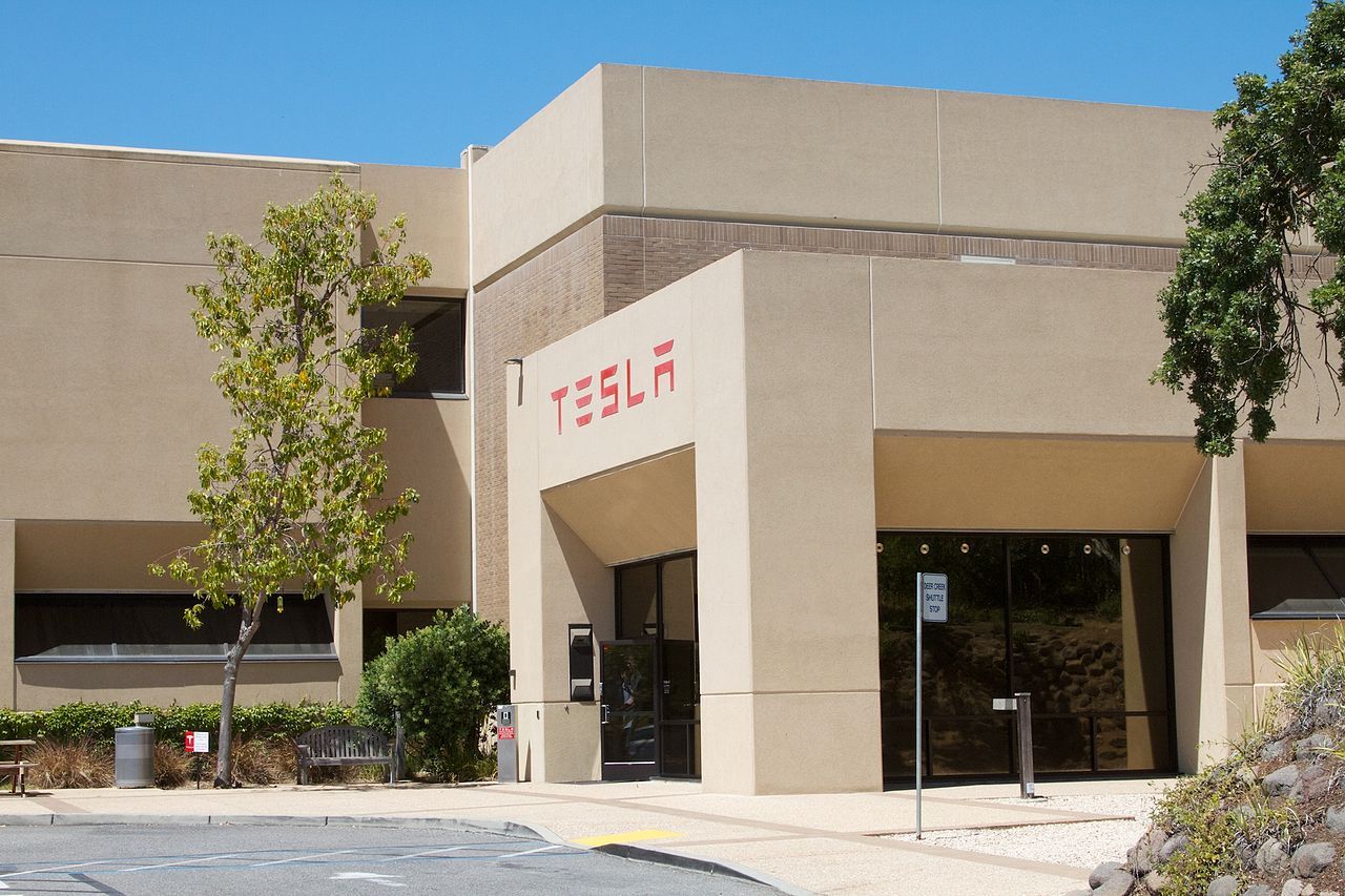 Tesla flyttar sitt huvudkontor till Texas
