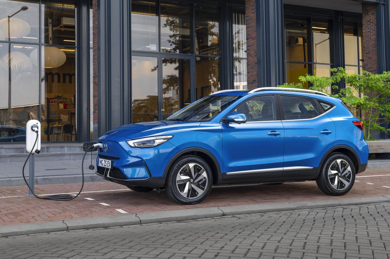 Uppdaterade MG ZS blir din från 389.990 kronor