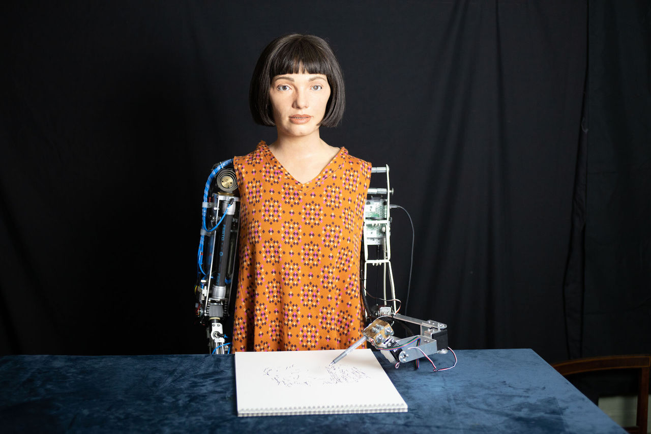 Konstnärs-robot misstänktes för spioneri i Egypten