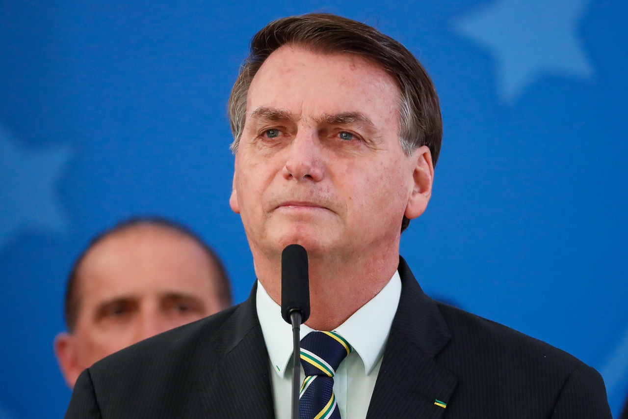 Brasiliens president stängs av från flera sociala medier