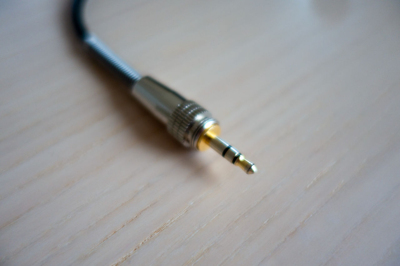 Fler detaljer om hörlursuttaget i MacBook Pro