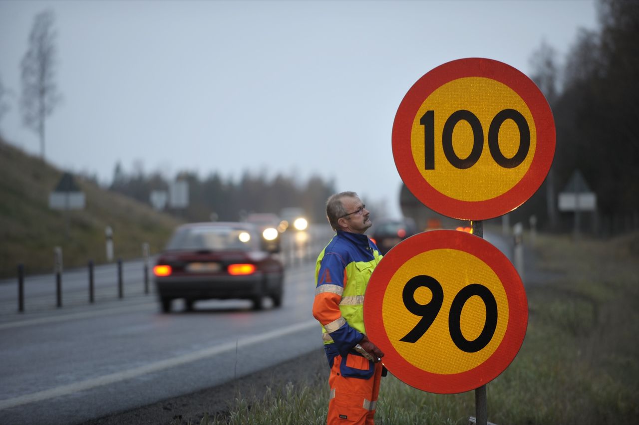 Planerade hastighetssänkningar skjuts upp