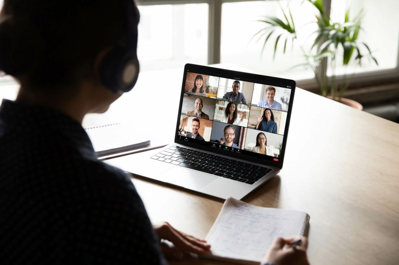 Zoom börjar med annonser för gratisanvändare