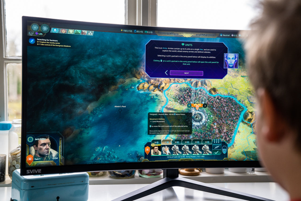 Det här är Kompletts välvda gamingskärm