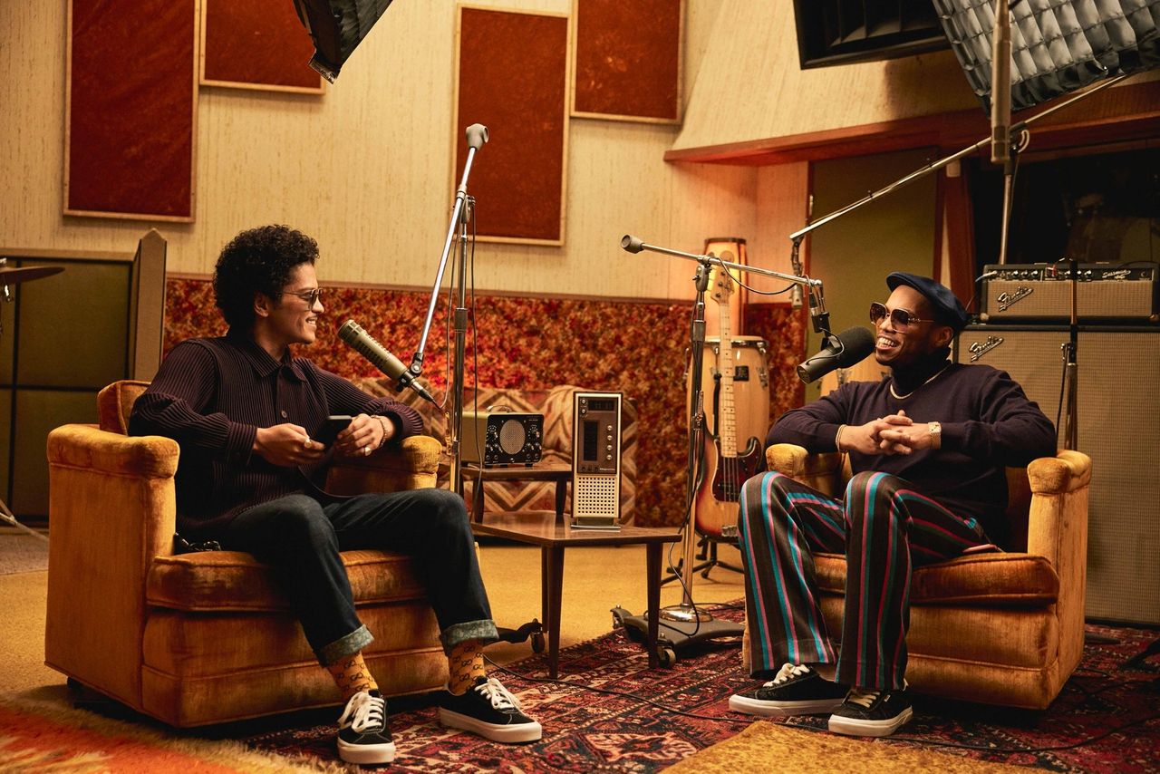 Radioshow med Bruno Mars och Anderson .Paak
