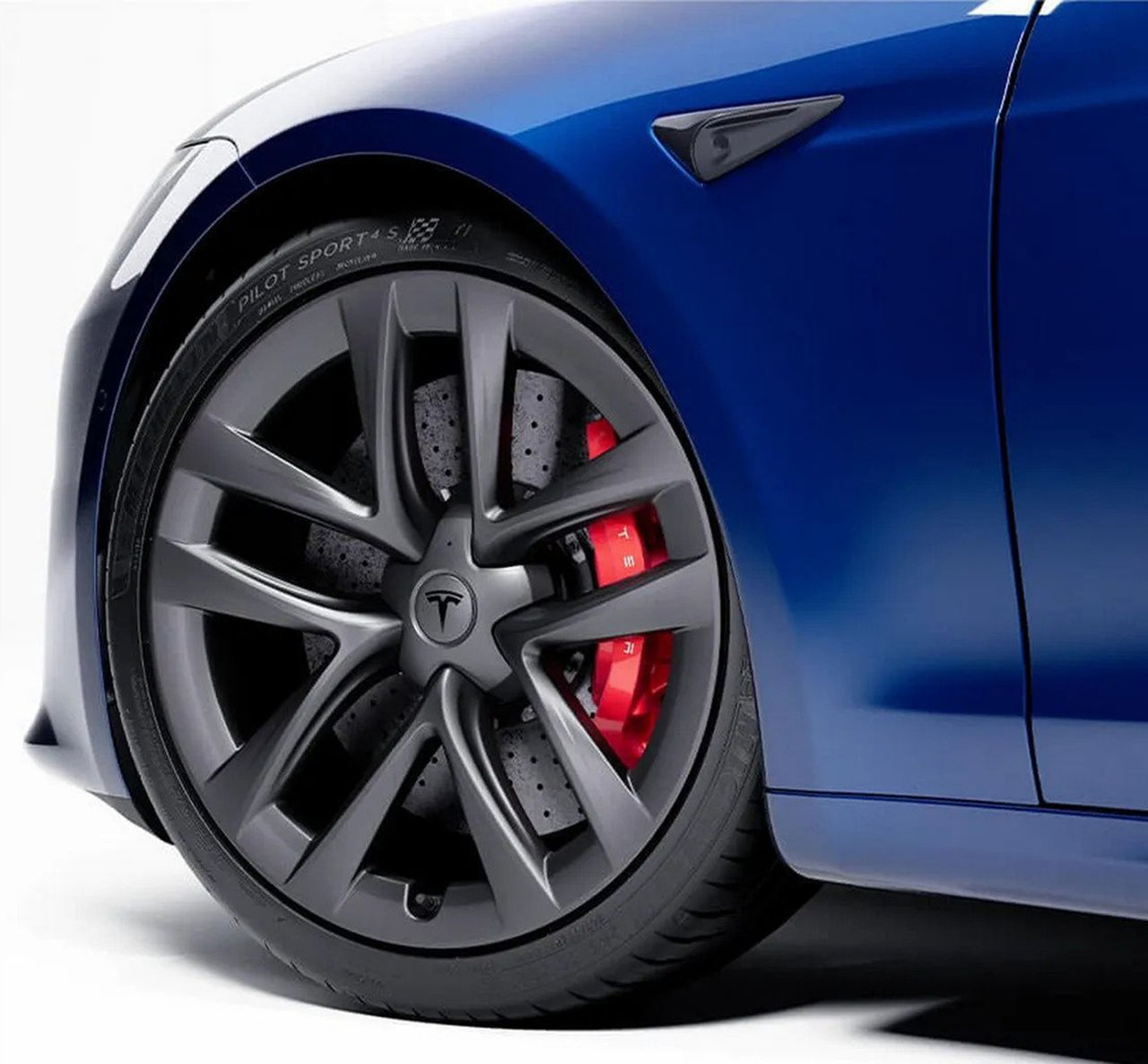 Snart kan du få keramiska bromsar till din Model S Plaid