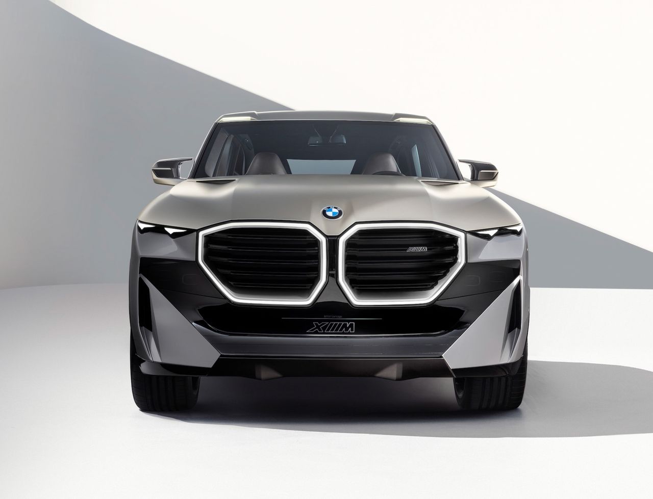 BMW visar upp monster-suven Concept XM