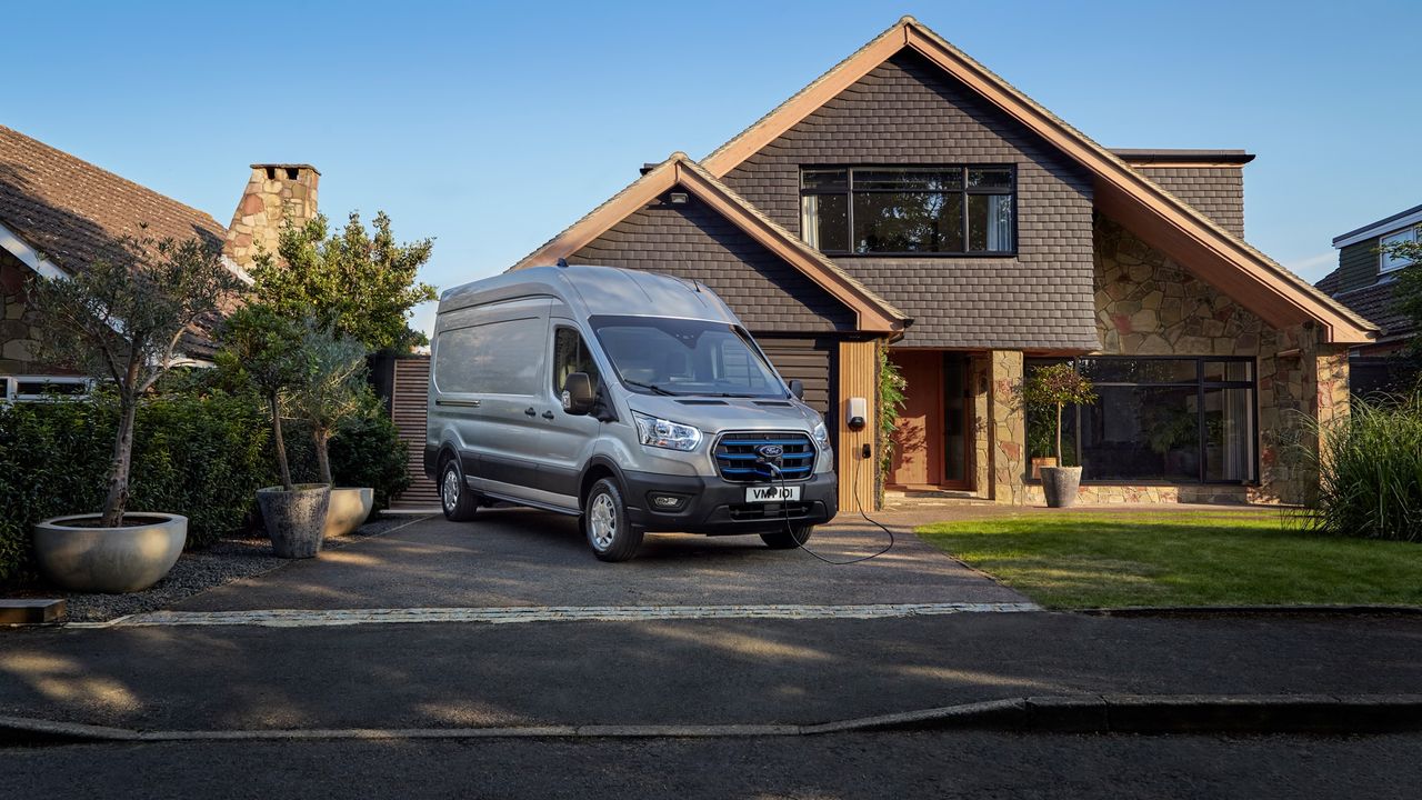 Idag drar försäljningen av Ford E-Transit igång
