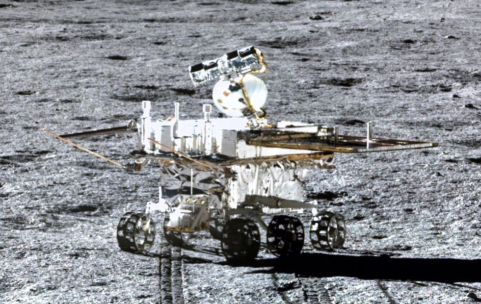 Yutu-2 ska undersöka kubformat föremål på månens baksida