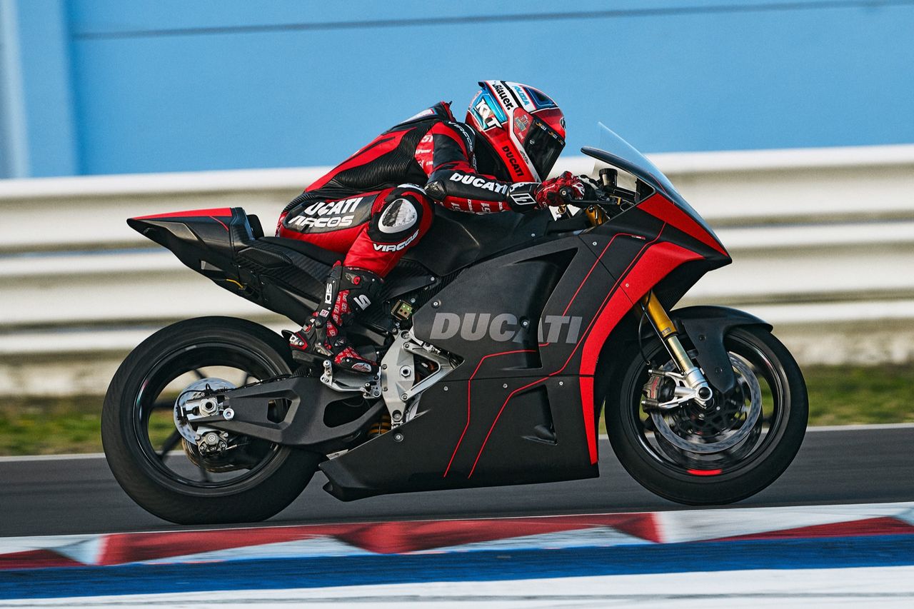 Ducati har börjat testa sin första eldrivna motorcykel